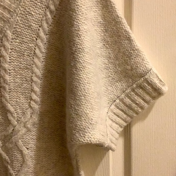 LOFT v-neck sweater - Picture 7 of 9